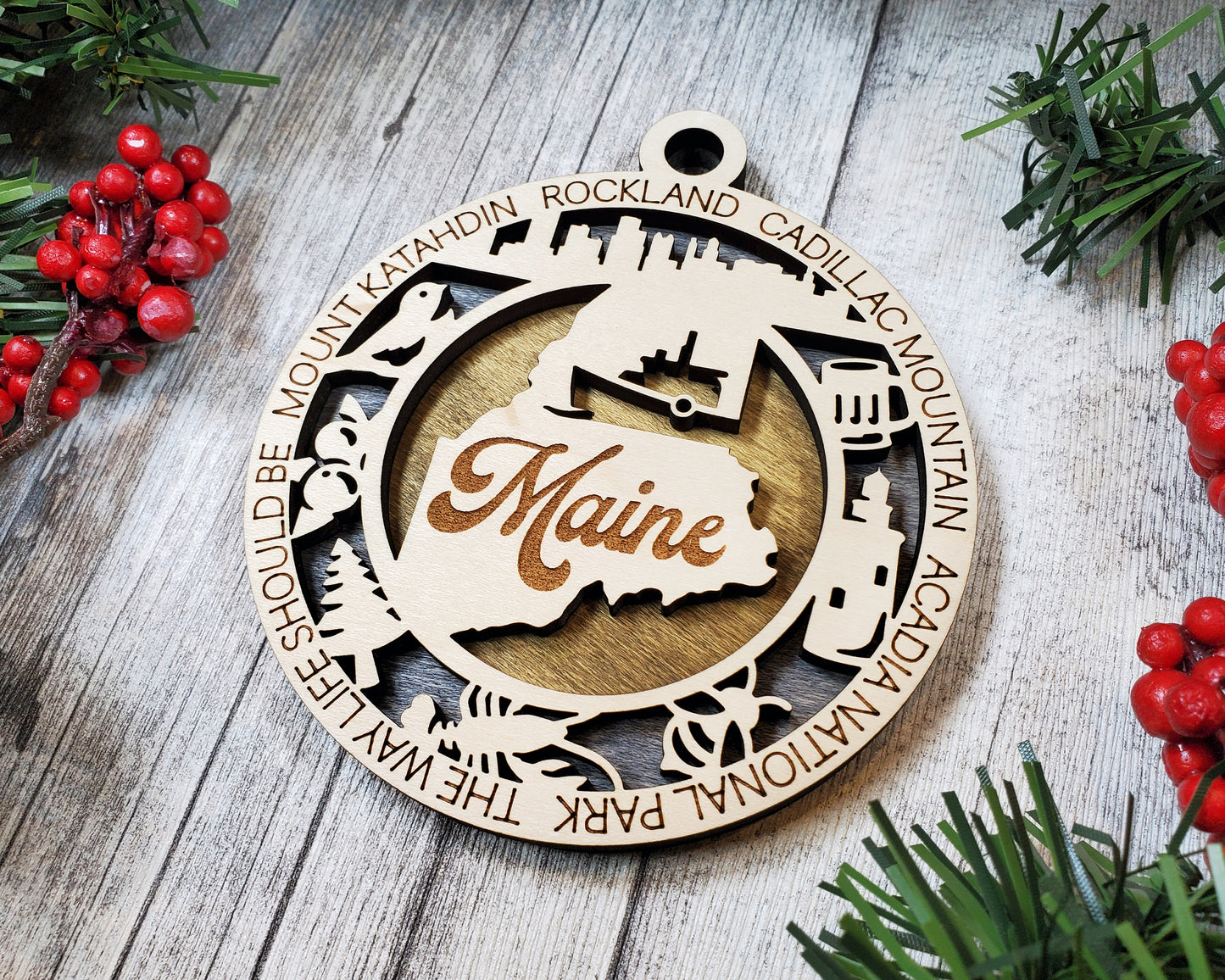 Maine Round Ornament - KJW